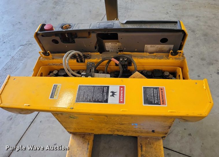 image for item DZ6515 Jungheinrich EJE 120 pallet jack