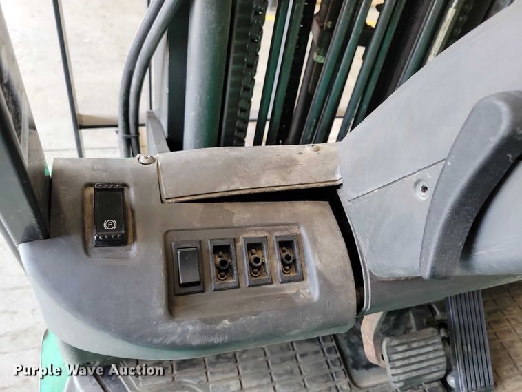 image for item DZ6516 Mitsubishi FB20PNT forklift