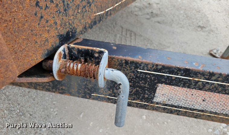 image for item DZ6537 2007 D and K tilt deck utility trailer