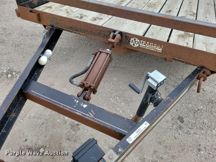 image for item DZ6537 2007 D and K tilt deck utility trailer
