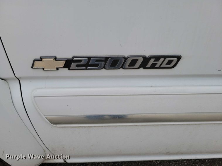 image for item DZ6538 2006 Chevrolet Silverado 2500HD utility bed pickup truck