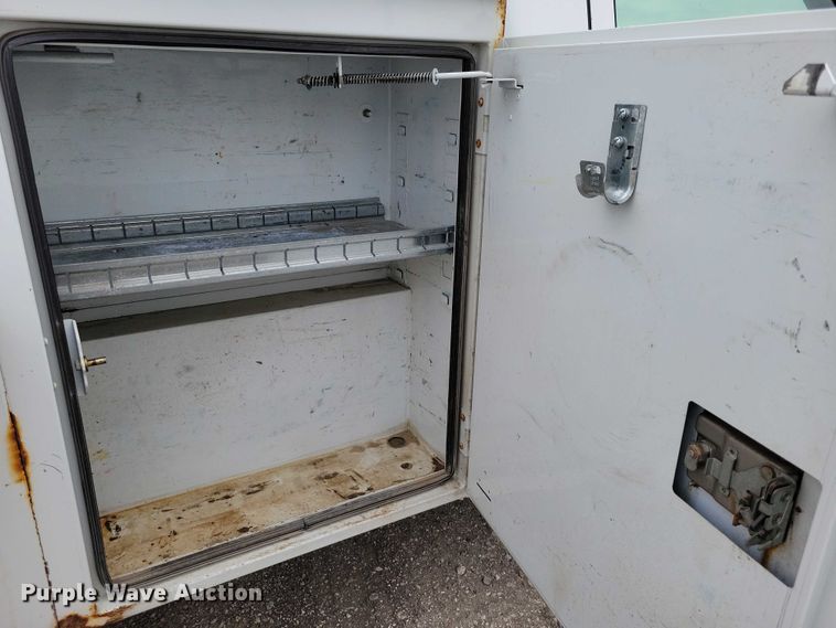 image for item DZ6538 2006 Chevrolet Silverado 2500HD utility bed pickup truck