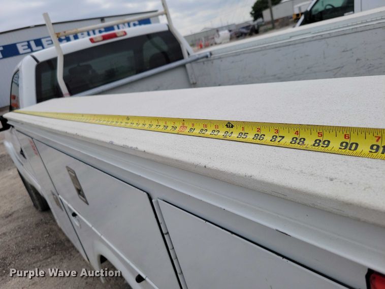 image for item DZ6538 2006 Chevrolet Silverado 2500HD utility bed pickup truck