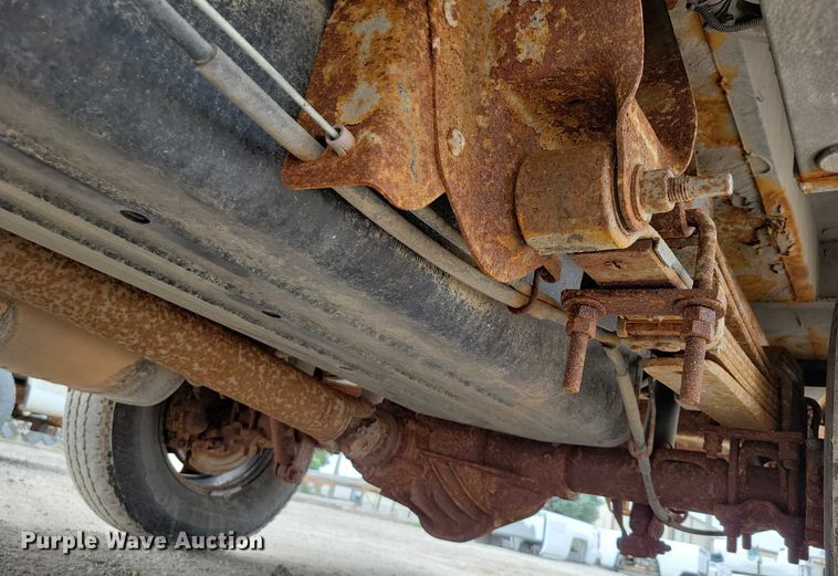 image for item DZ6538 2006 Chevrolet Silverado 2500HD utility bed pickup truck