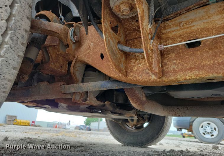 image for item DZ6538 2006 Chevrolet Silverado 2500HD utility bed pickup truck