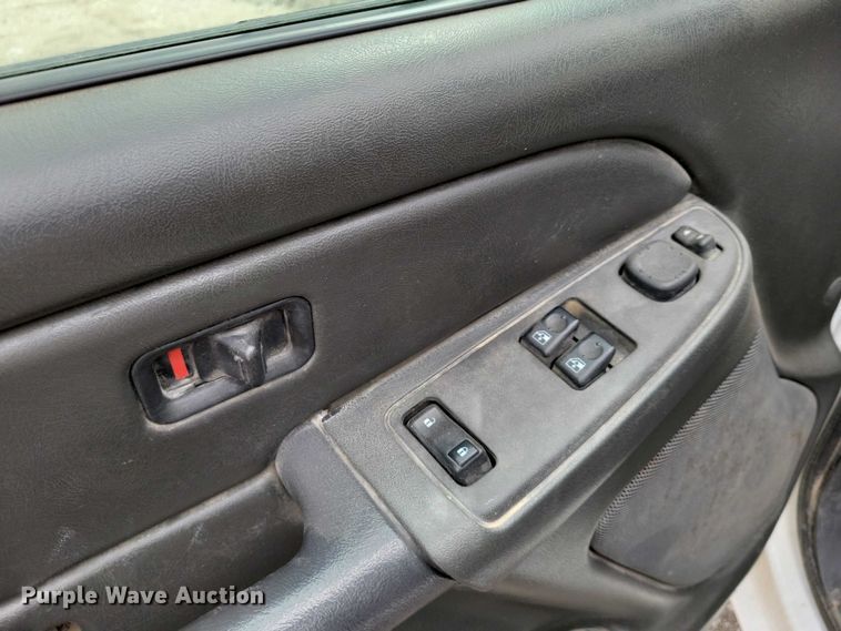 image for item DZ6538 2006 Chevrolet Silverado 2500HD utility bed pickup truck