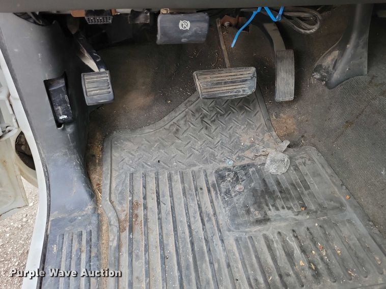 image for item DZ6538 2006 Chevrolet Silverado 2500HD utility bed pickup truck