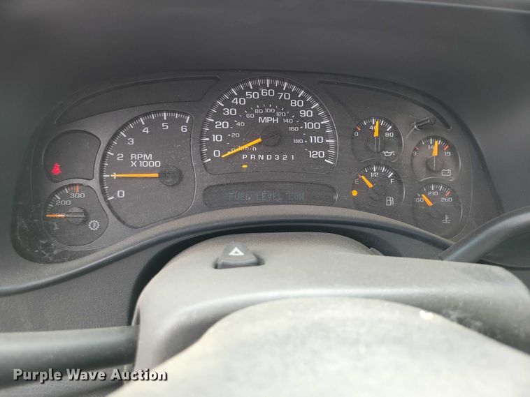 image for item DZ6538 2006 Chevrolet Silverado 2500HD utility bed pickup truck