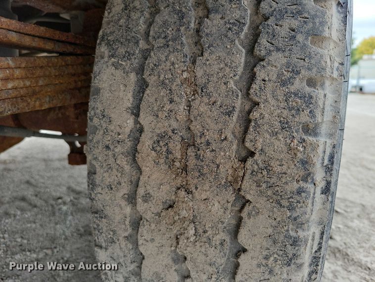 image for item DZ6538 2006 Chevrolet Silverado 2500HD utility bed pickup truck