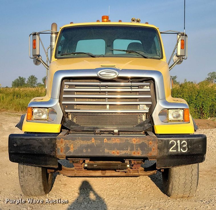 image for item DZ6541 2008 Sterling LT9500 truck cab and chassis