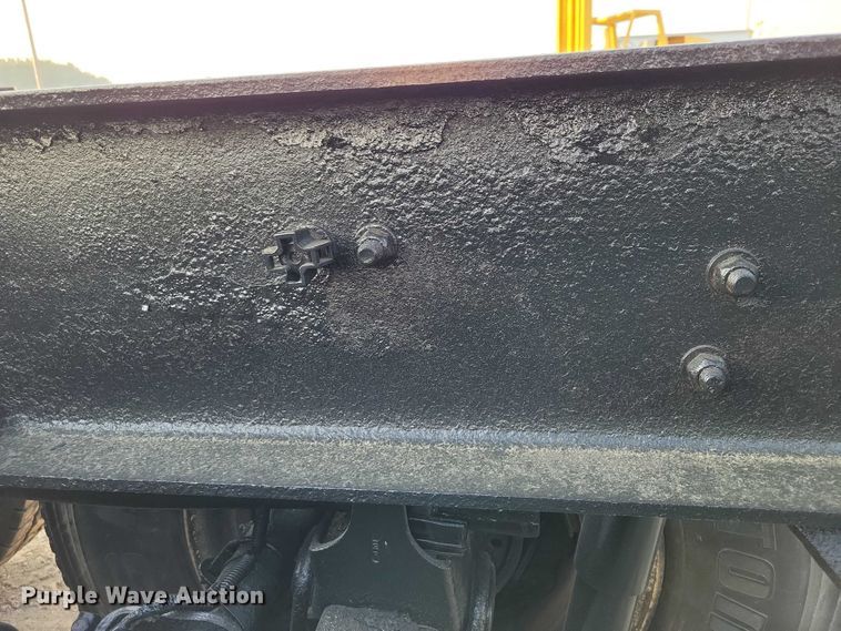 image for item DZ6541 2008 Sterling LT9500 truck cab and chassis