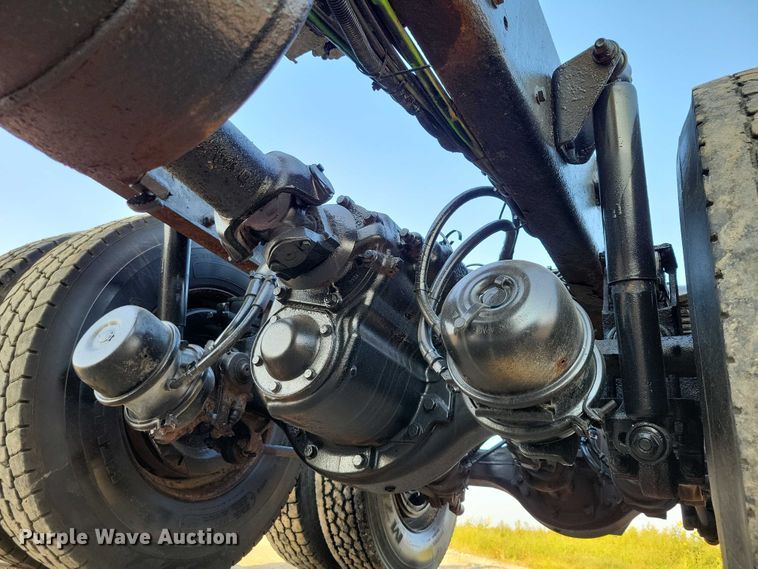 image for item DZ6541 2008 Sterling LT9500 truck cab and chassis