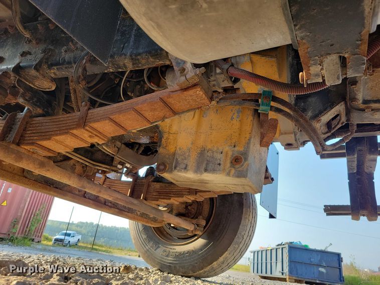 image for item DZ6541 2008 Sterling LT9500 truck cab and chassis