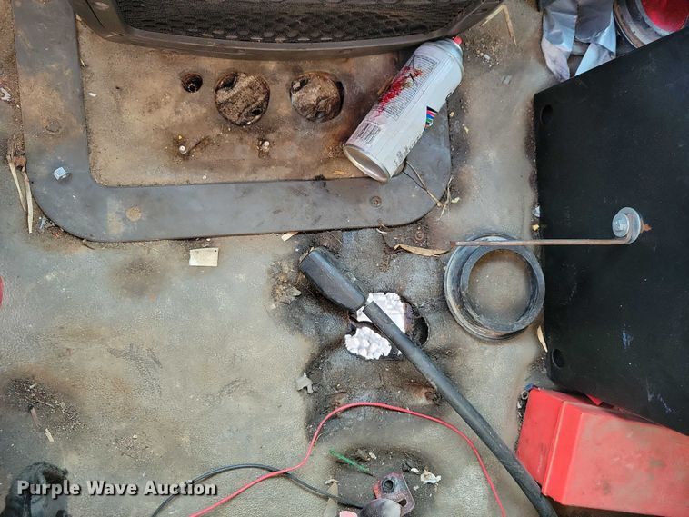 image for item DZ6541 2008 Sterling LT9500 truck cab and chassis