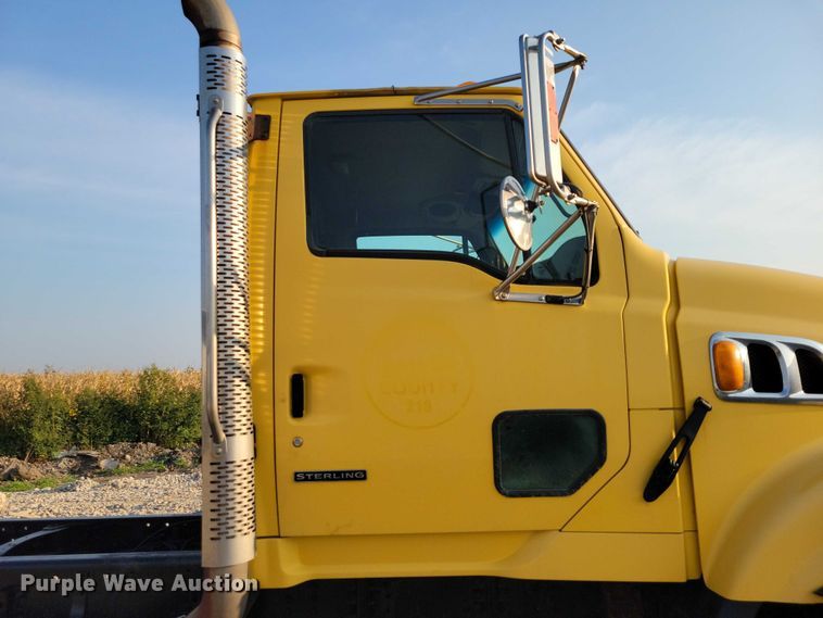 image for item DZ6541 2008 Sterling LT9500 truck cab and chassis
