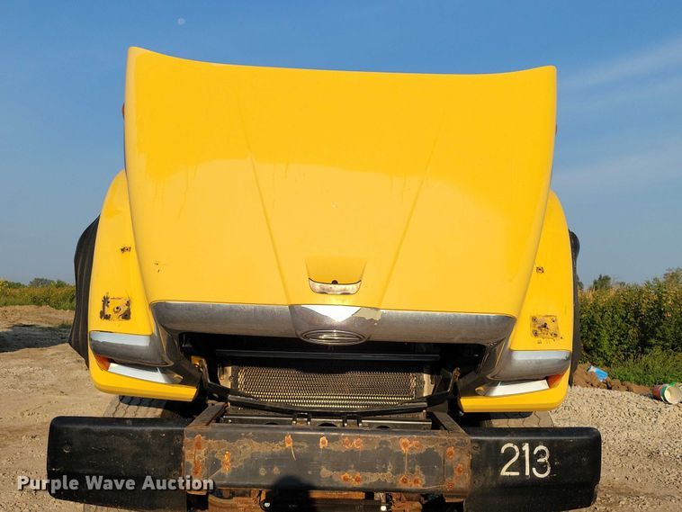 image for item DZ6541 2008 Sterling LT9500 truck cab and chassis