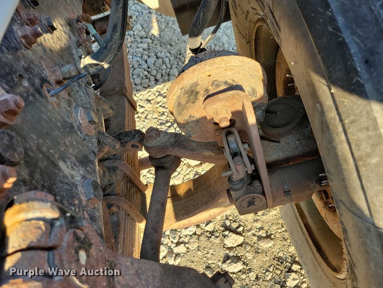 image for item DZ6541 2008 Sterling LT9500 truck cab and chassis