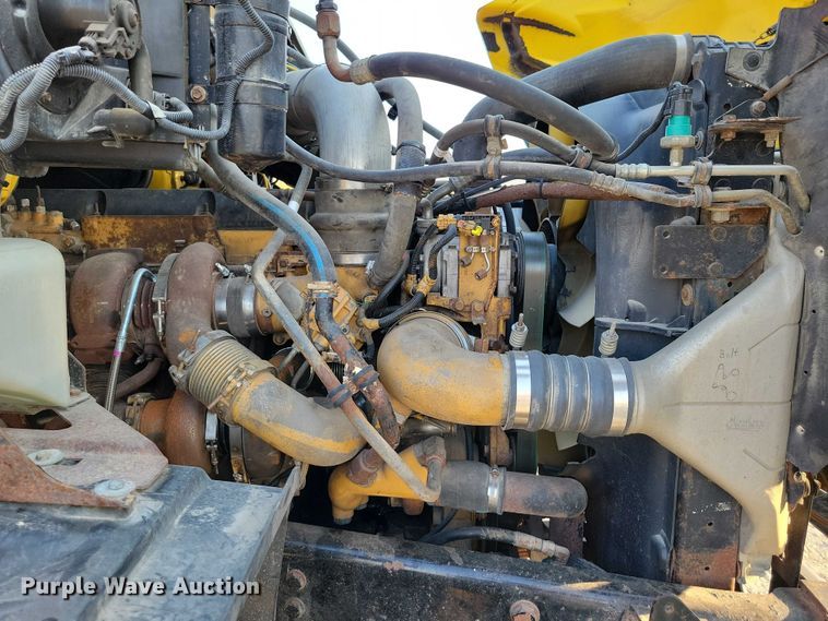 image for item DZ6541 2008 Sterling LT9500 truck cab and chassis