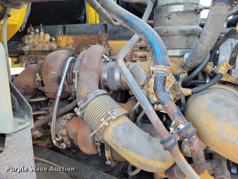 image for item DZ6541 2008 Sterling LT9500 truck cab and chassis