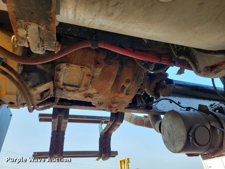 image for item DZ6541 2008 Sterling LT9500 truck cab and chassis