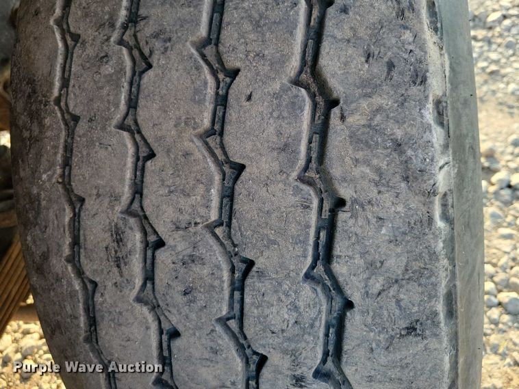 image for item DZ6541 2008 Sterling LT9500 truck cab and chassis