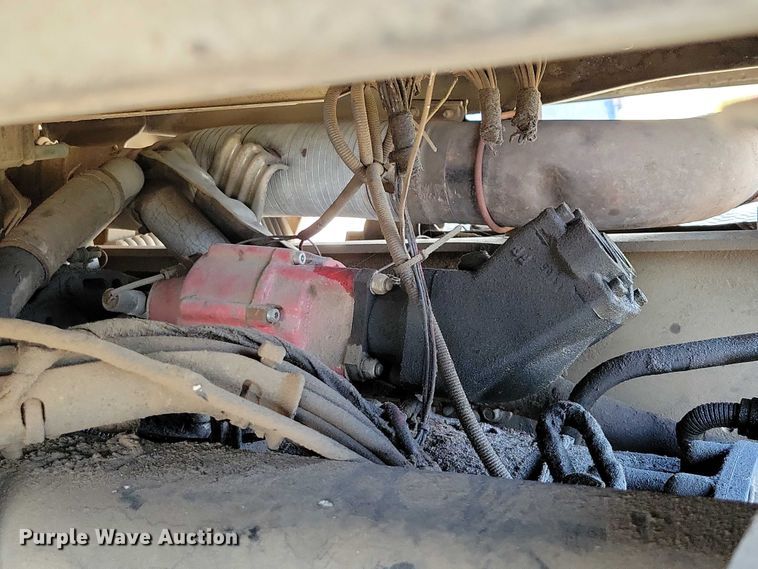 image for item DZ6542 2006 Volvo VHD truck cab and chassis