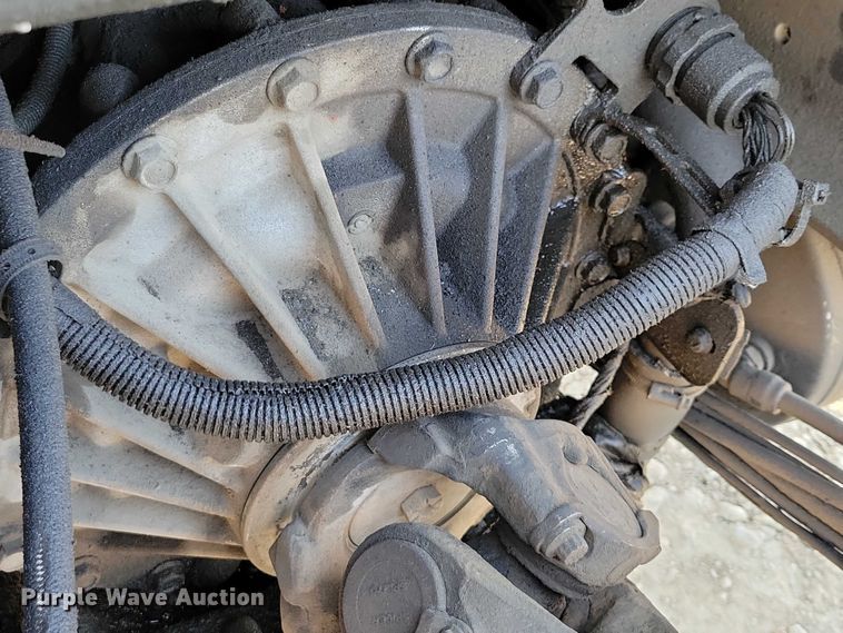 image for item DZ6542 2006 Volvo VHD truck cab and chassis