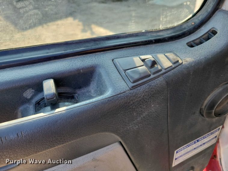 image for item DZ6542 2006 Volvo VHD truck cab and chassis