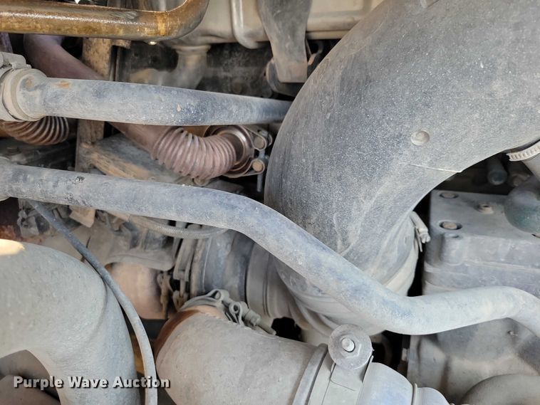 image for item DZ6542 2006 Volvo VHD truck cab and chassis