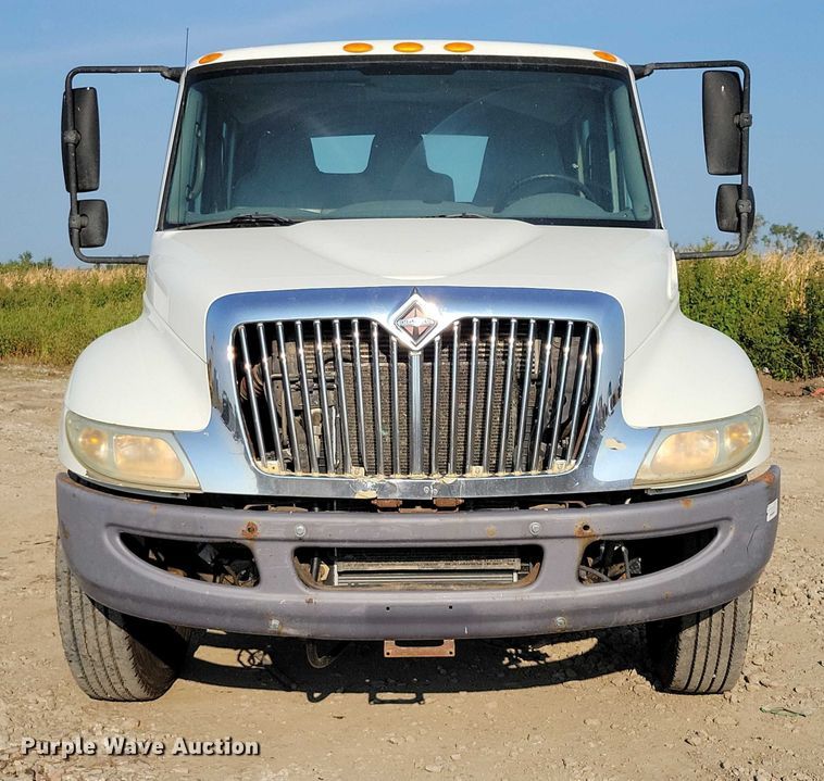 image for item DZ6543 2007 International  4300 Crew Cab truck cab and chassis