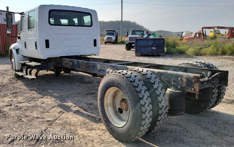 image for item DZ6543 2007 International  4300 Crew Cab truck cab and chassis