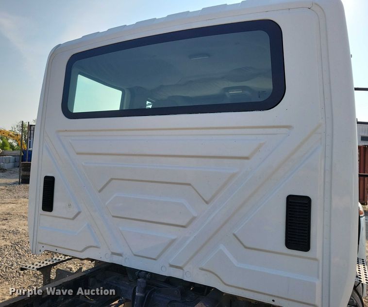 image for item DZ6543 2007 International  4300 Crew Cab truck cab and chassis