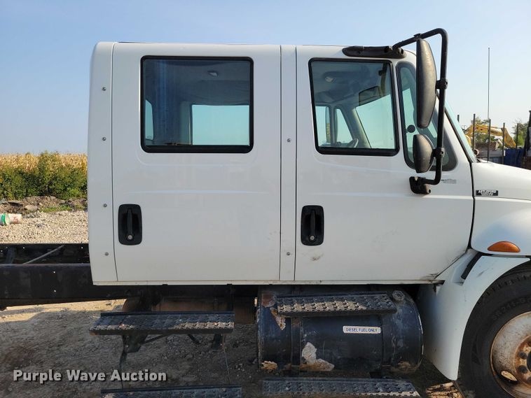 image for item DZ6543 2007 International  4300 Crew Cab truck cab and chassis