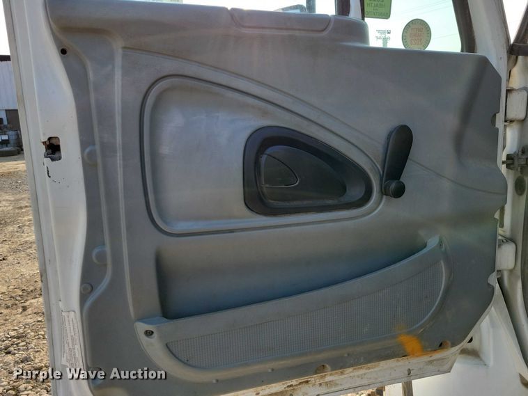 image for item DZ6543 2007 International  4300 Crew Cab truck cab and chassis