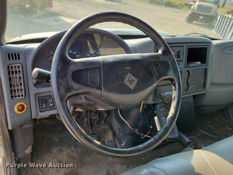 image for item DZ6543 2007 International  4300 Crew Cab truck cab and chassis