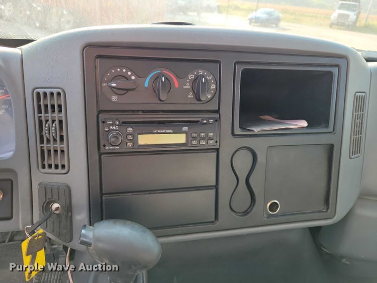 image for item DZ6543 2007 International  4300 Crew Cab truck cab and chassis