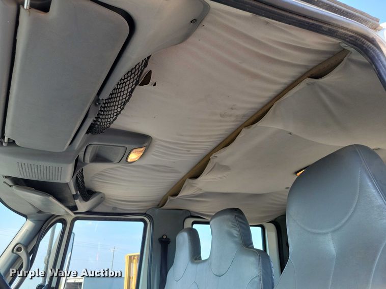 image for item DZ6543 2007 International  4300 Crew Cab truck cab and chassis