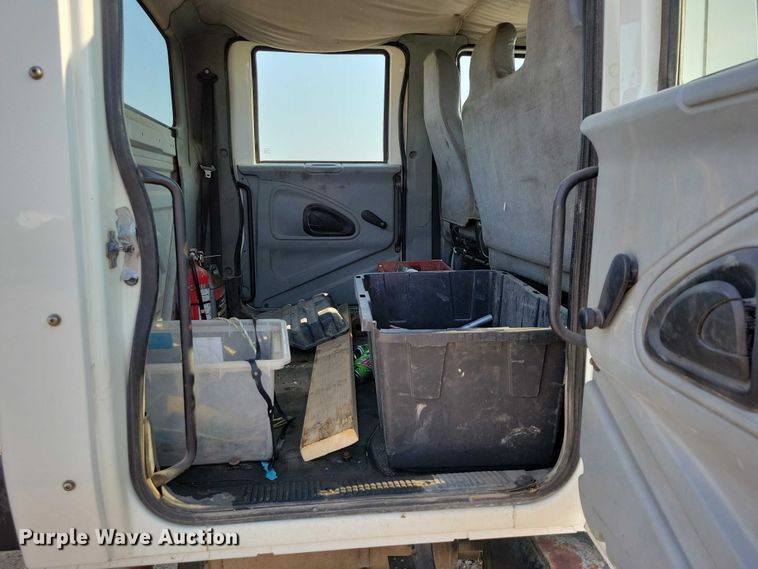 image for item DZ6543 2007 International  4300 Crew Cab truck cab and chassis