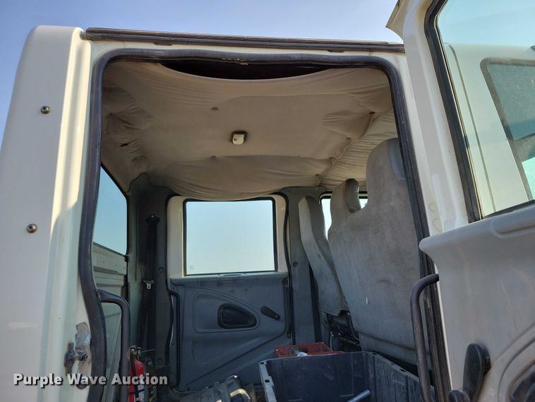 image for item DZ6543 2007 International  4300 Crew Cab truck cab and chassis