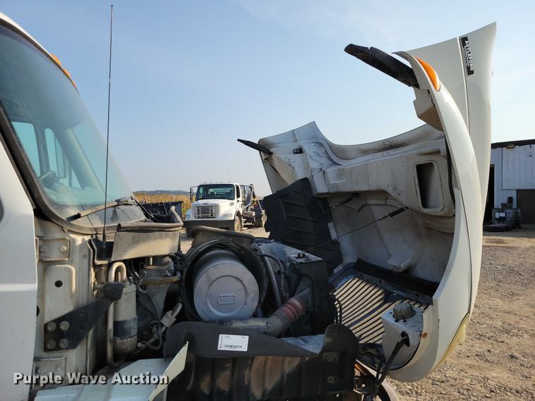 image for item DZ6543 2007 International  4300 Crew Cab truck cab and chassis