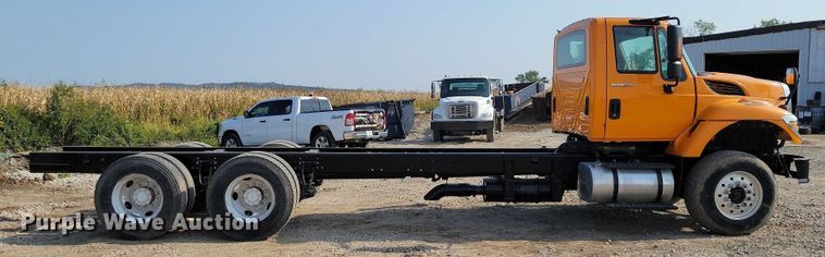 image for item DZ6545 2009 International  7600 Work Star truck cab and chassis