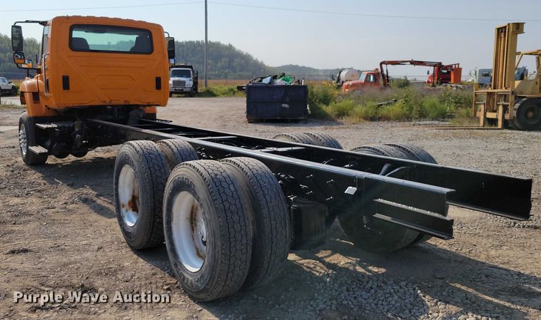 image for item DZ6545 2009 International  7600 Work Star truck cab and chassis