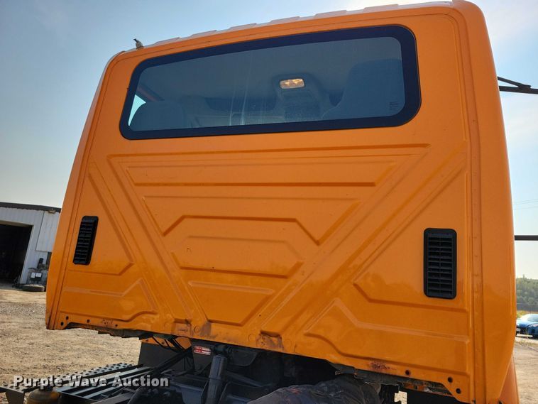 image for item DZ6545 2009 International  7600 Work Star truck cab and chassis