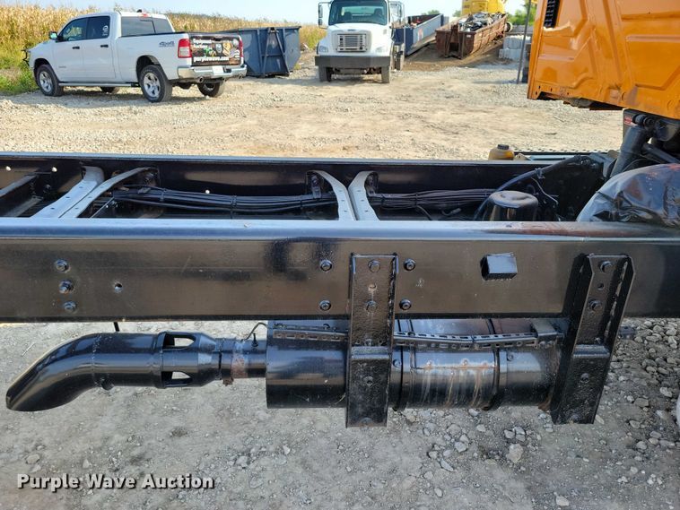 image for item DZ6545 2009 International  7600 Work Star truck cab and chassis