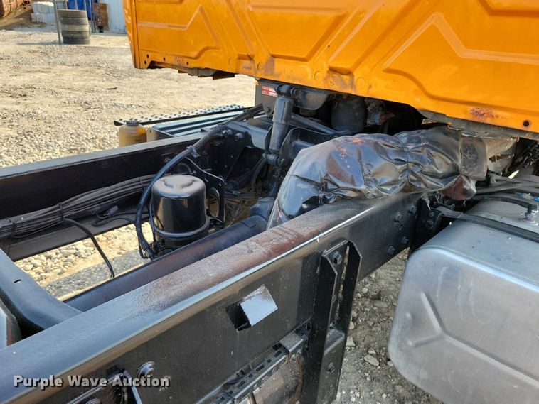 image for item DZ6545 2009 International  7600 Work Star truck cab and chassis