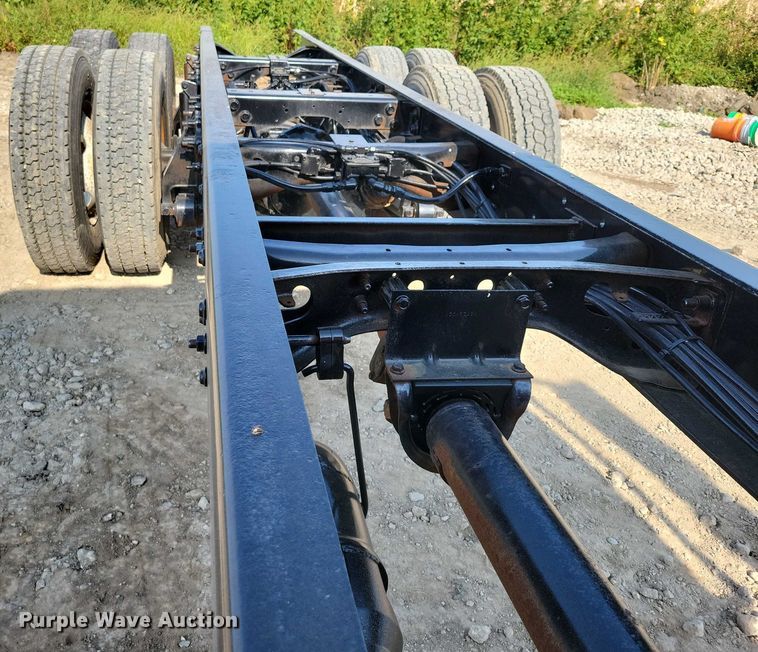 image for item DZ6545 2009 International  7600 Work Star truck cab and chassis