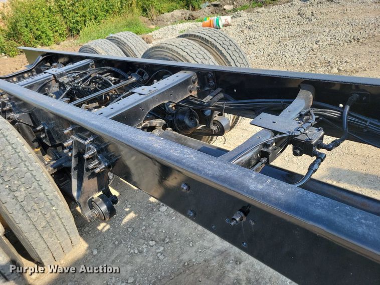 image for item DZ6545 2009 International  7600 Work Star truck cab and chassis