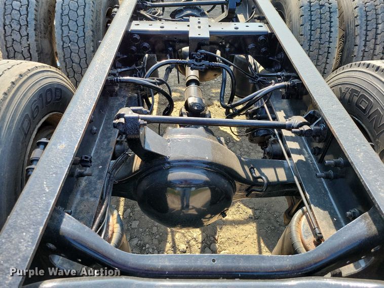 image for item DZ6545 2009 International  7600 Work Star truck cab and chassis