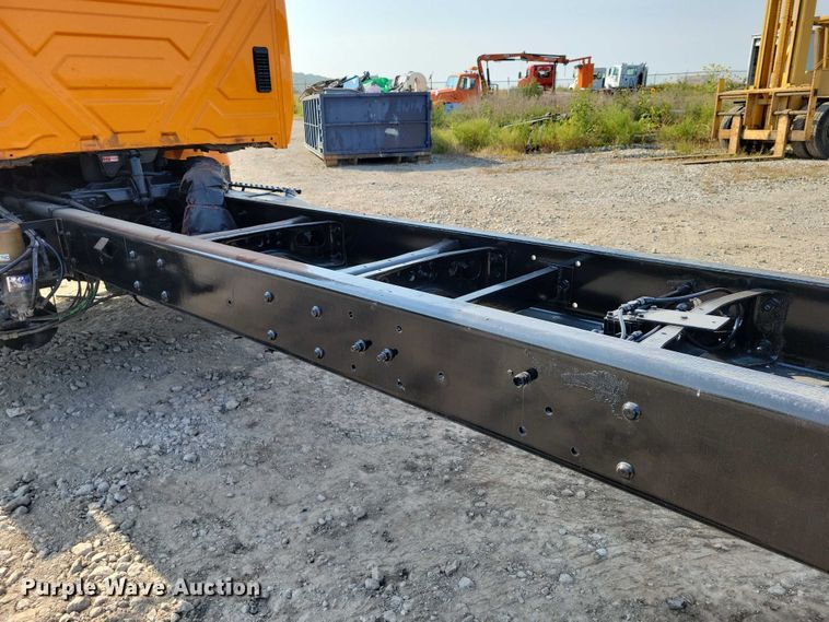 image for item DZ6545 2009 International  7600 Work Star truck cab and chassis