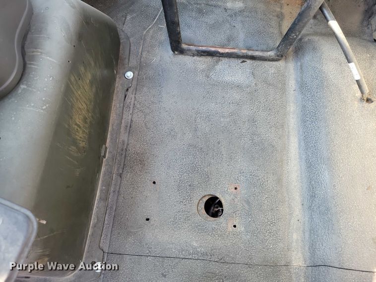 image for item DZ6545 2009 International  7600 Work Star truck cab and chassis